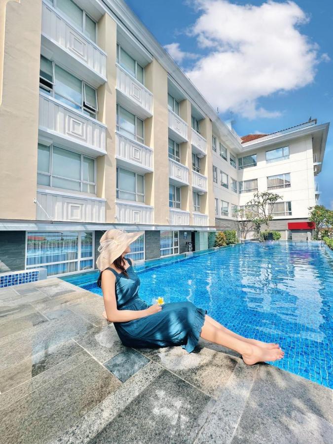 Grand Zuri Malioboro Hotel Yogyakarta Exterior photo
