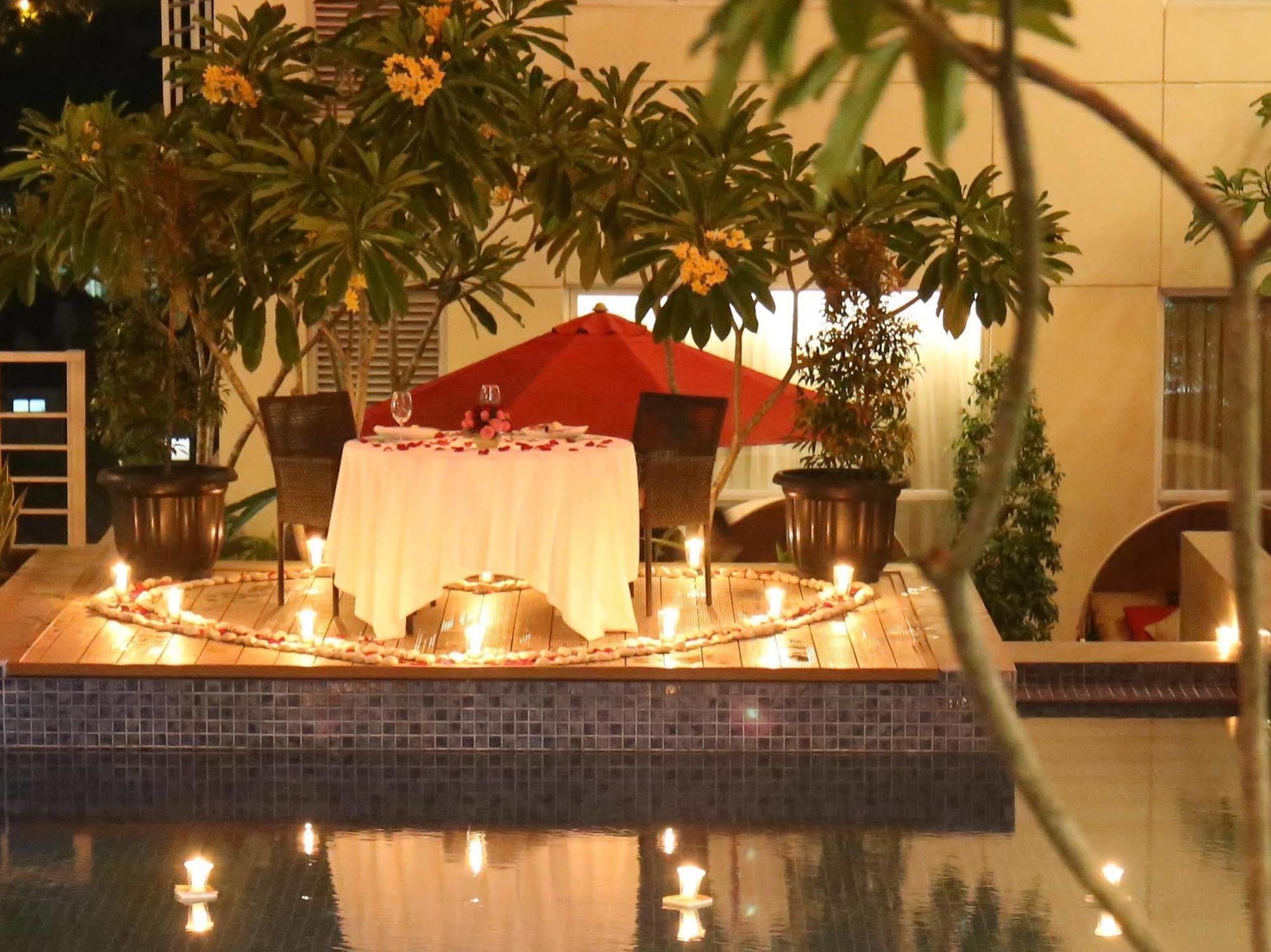 Grand Zuri Malioboro Hotel Yogyakarta Exterior photo